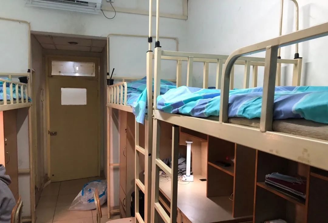 北京八维学校宿舍照片图片