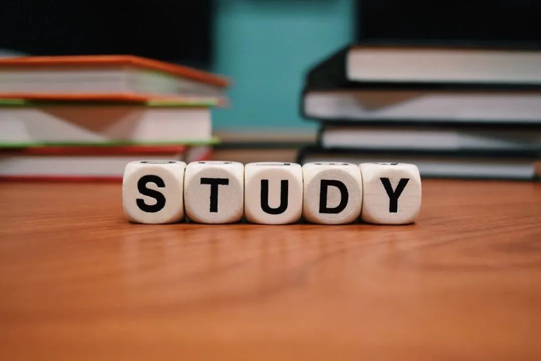 英语阅读怎么做才能得高分？掌握这四大方法，快速高效读完文章