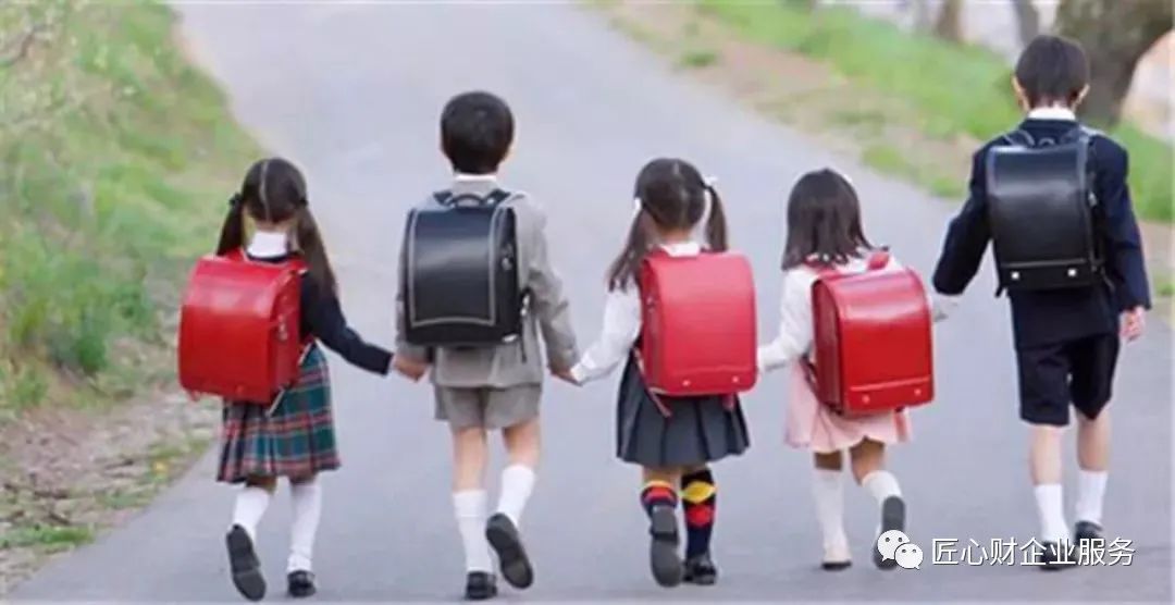 幼升小北京工作居住必须在当区吗？各区持北京工作居住证入学条件