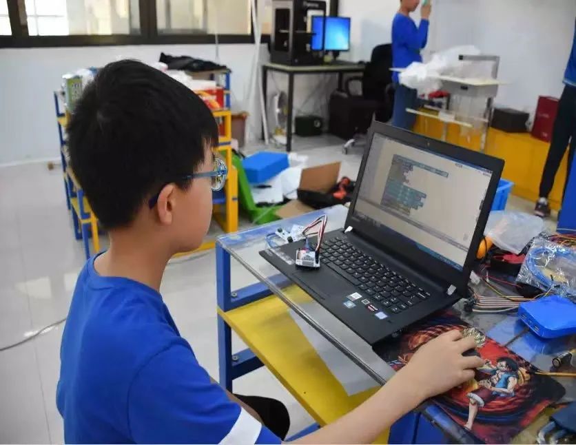 Scratch、Python、C++ 三大编程语言哪个更适合6-16岁孩子？
