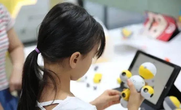 【编程语言】Scratch、Python、C++，少儿编程从哪里学起？